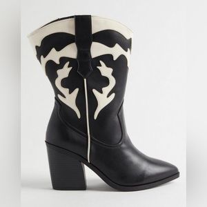 Women’s wide width/wide calf, western boots. Size 8.5. New with tag. Never worn.